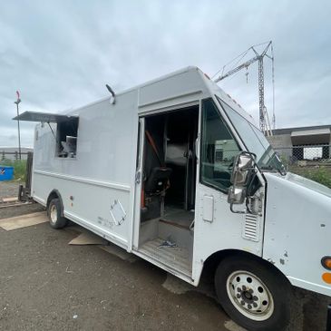 Brand New Food Truck with Tandoor Oven for Sale