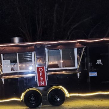 Well equipped food trailer