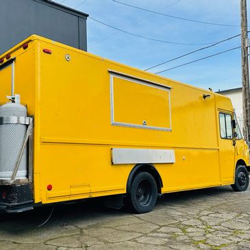 Excellent Condition Turn-Key Food Truck For Sale