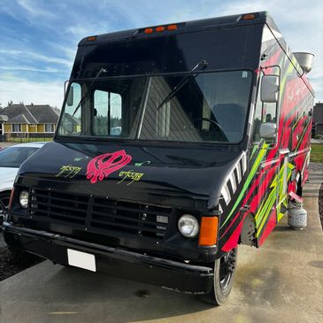 2001 Workhorse Food Truck for Sale