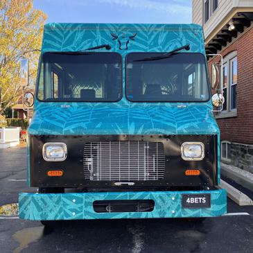 Like-New Custom Food Truck – High-End Kitchen Buildout with Fryer, Grill, POS + Tons of Storage