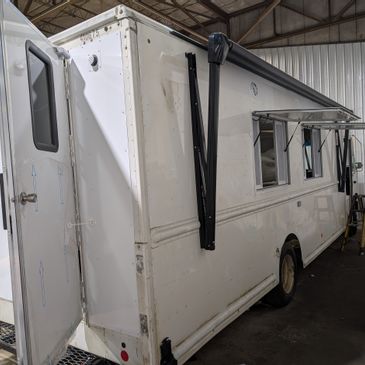 Food Truck Ready to be Customized