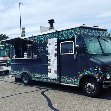 1989 Ford Food Truck with Wood-Fired Pizza Oven