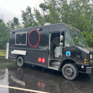 MT45 Freightliner 24' Food Truck