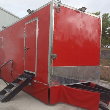 High End Trailer - With Henny Penny's!