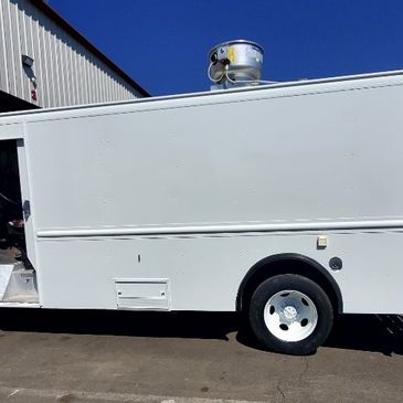 22-Foot Mobile Food Truck for Sale