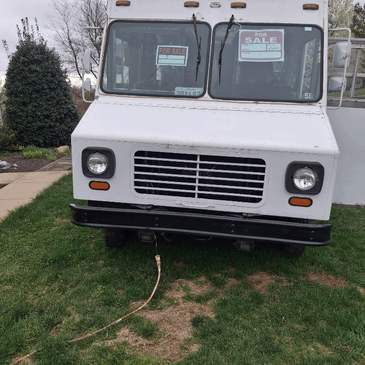 Ford food truck with complete kitchen