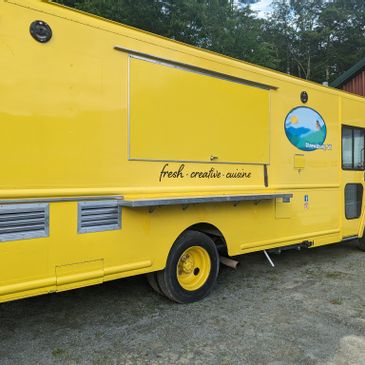 Pristine Turnkey 2000 Diesel Freightliner