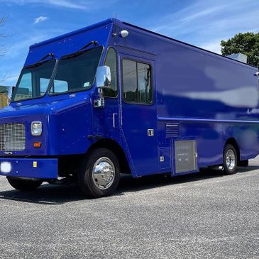 Low Mileage - 2021 24’ Ford F59 Food Truck