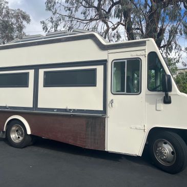 18' GMC P3500 All-Purpose Food Truck