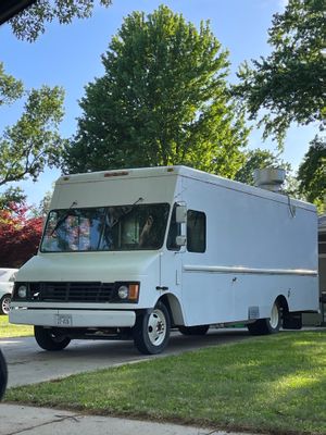 2000 Workhorse Food Truck